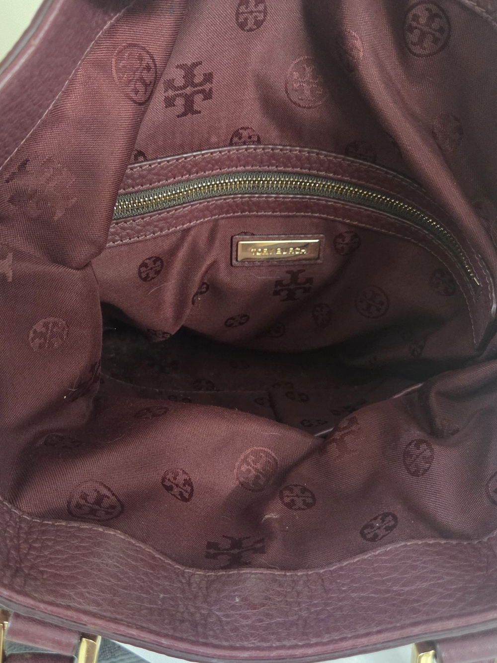 Tory Burch Pebbled Leather Robinson Foldover Messenger Crossbody In Burgundy - Picture 11 of 11